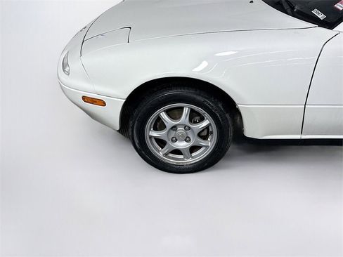 Used 1995 MAZDA MX-5 Miata image 18