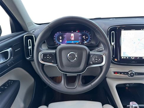 Certified 2024 Volvo XC40 B5 Plus w/ Climate Package image 11