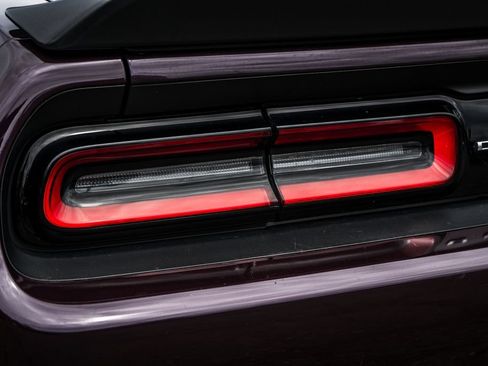 Used 2022 Dodge Challenger R/T Scat Pack RWD image 9