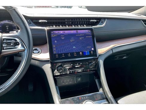 Certified 2025 Jeep Grand Cherokee Summit AWD/4WD image 8