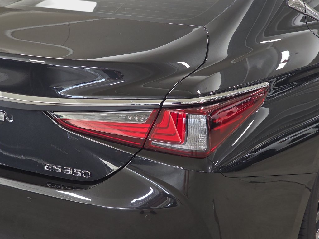 Used 2025 Lexus ES 350 w/ Premium Package FWD image 33