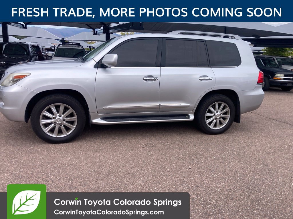 Used 2009 Lexus LX 570 4WD w/ Preferred Accessory Pkg image 5
