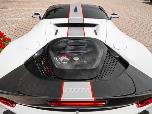 Used 2022 Ferrari SF90 Stradale Coupe image 25