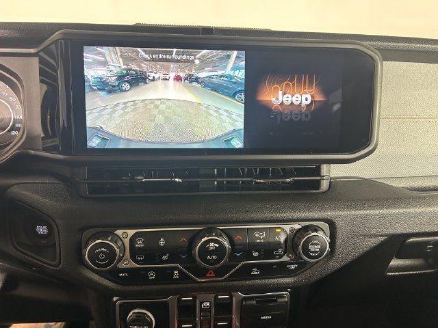 Used 2024 Jeep Gladiator Sport AWD/4WD image 22