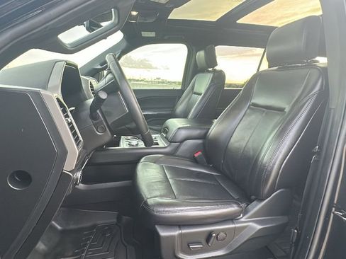 Used 2020 Ford Expedition Max XLT w/ Equipment Group 202A RWD image 4