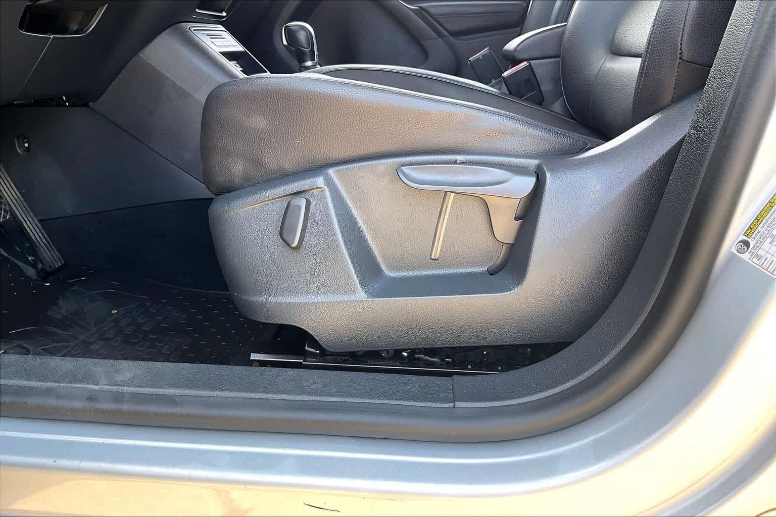 Used 2016 Volkswagen Tiguan S FWD image 29