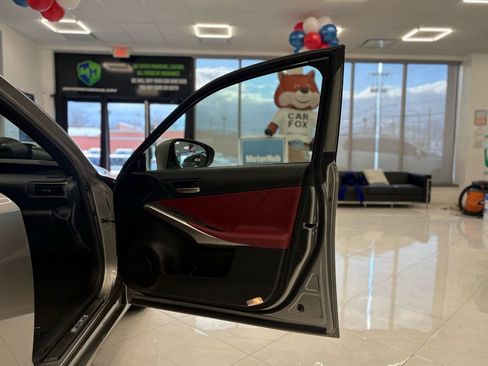 Used 2018 Lexus IS 300 F Sport image 39