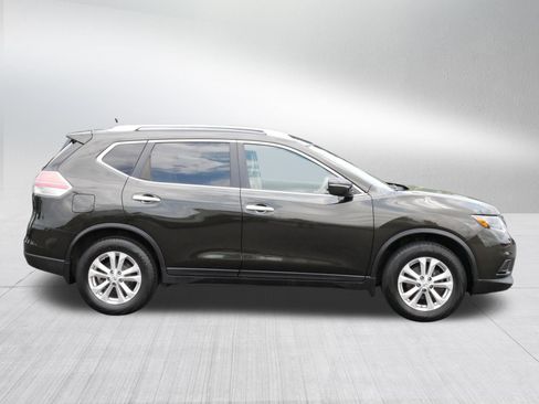 Used 2015 Nissan Rogue SV AWD/4WD image 8