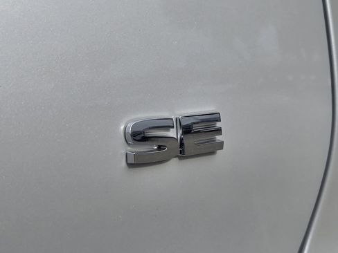 New 2026 Mitsubishi Outlander SE image 8