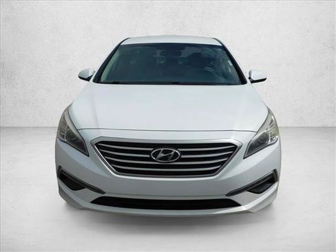 Used 2015 Hyundai Sonata SE FWD image 2