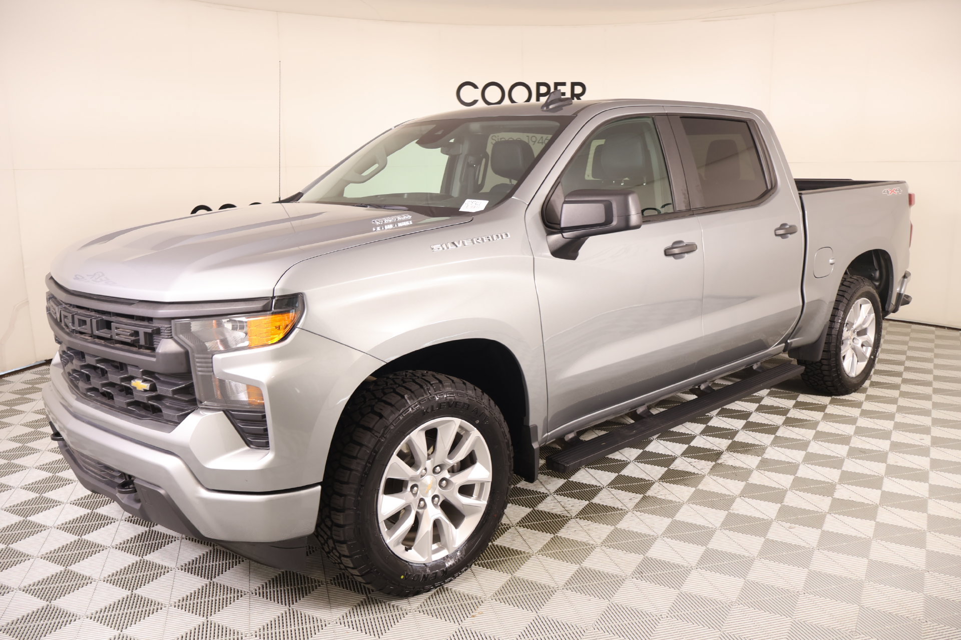 Used 2025 Chevrolet Silverado 1500 Custom AWD/4WD image 9