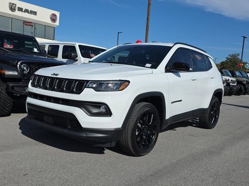 New 2026 Jeep Compass Latitude AWD/4WD image 9
