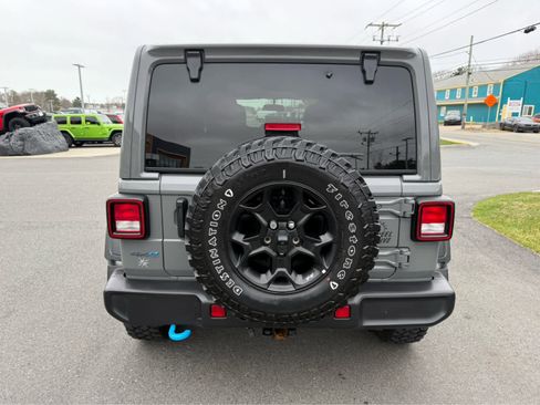 Used 2023 Jeep Wrangler Unlimited w/ Cold Weather Group AWD/4WD image 7