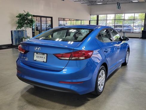 Used 2018 Hyundai Elantra SE w/ Cargo Package FWD image 5