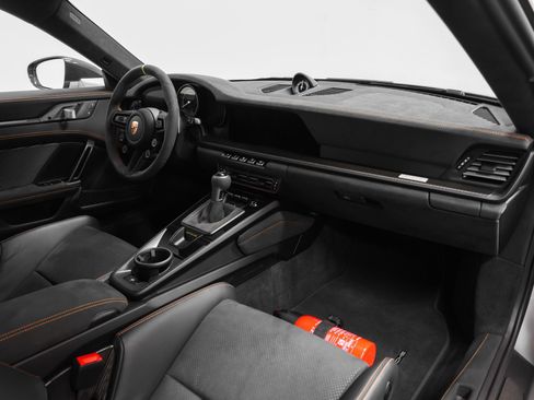 Certified 2024 Porsche 911 GT3 RS RWD image 36