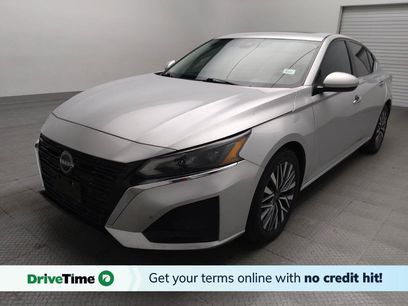 Used 2023 Nissan Altima 2.5 SV w/ SV Premium Package