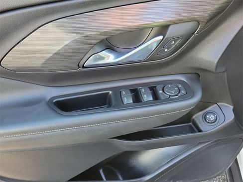 Used 2023 GMC Terrain SLE w/ Driver Convenience Package image 22