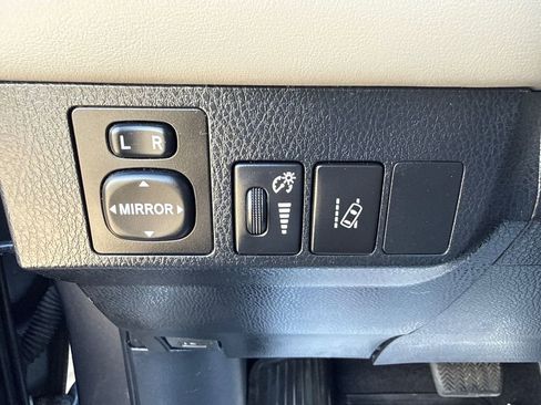 Used 2018 Toyota RAV4 XLE image 12