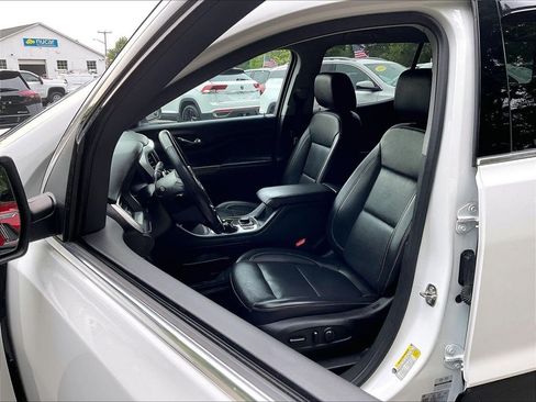 Used 2023 GMC Acadia SLT AWD/4WD image 10