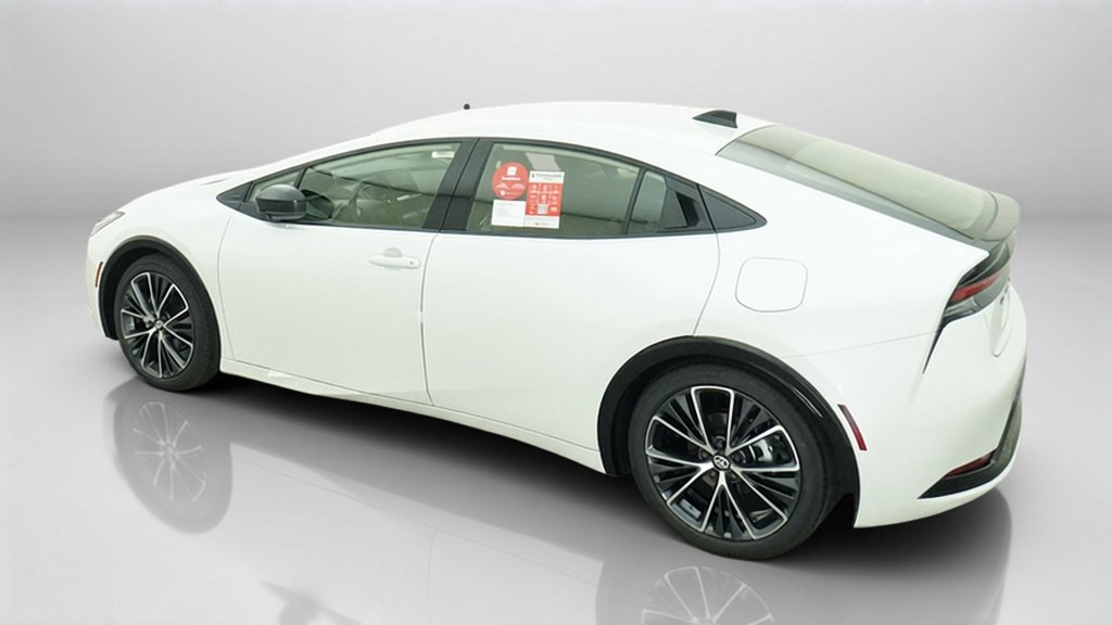 New 2027 Toyota Prius XLE FWD image 44