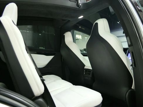 Used 2019 Tesla Model X 100D image 40