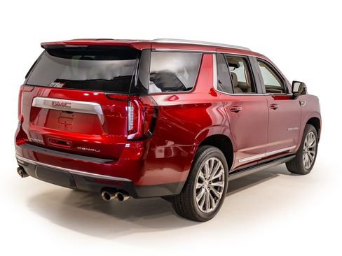 Used 2023 GMC Yukon Denali w/ Denali Reserve Package image 7