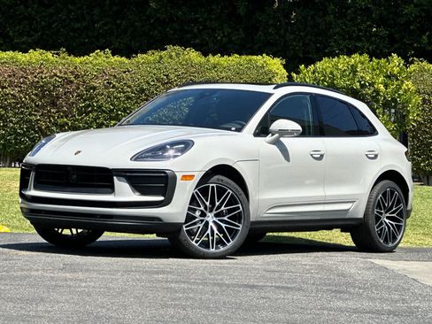 New 2026 Porsche Macan AWD/4WD image 1