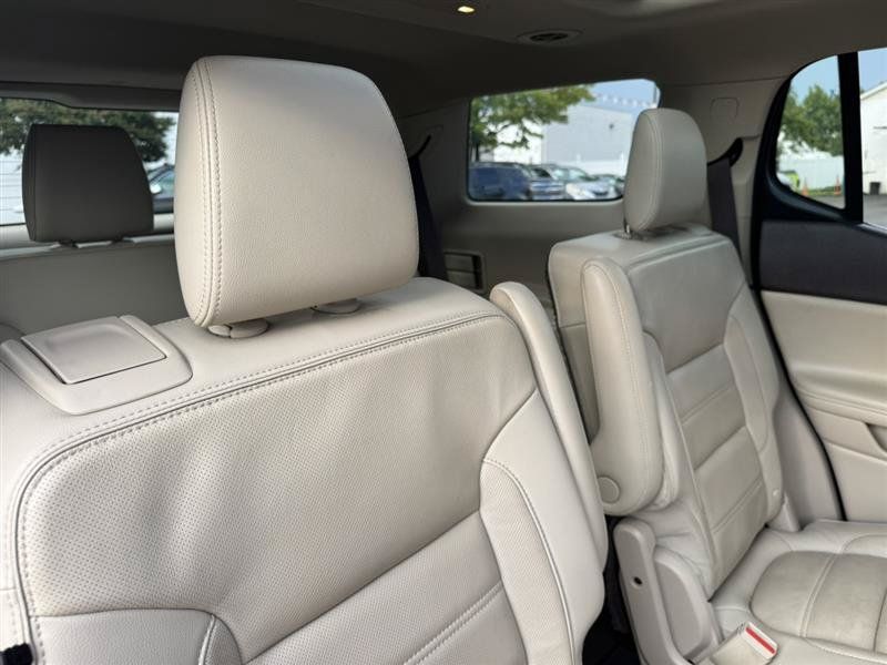 Used 2019 GMC Acadia Denali AWD/4WD image 12