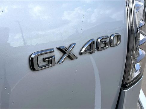 Used 2016 Lexus GX 460 w/ Premium Package AWD/4WD image 9