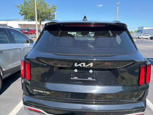 Used 2023 Kia Sorento SX image 5