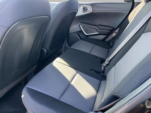 Used 2025 Kia Soul LX w/ LX Technology Package image 18