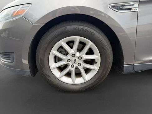 Used 2014 Ford Taurus SE FWD image 9
