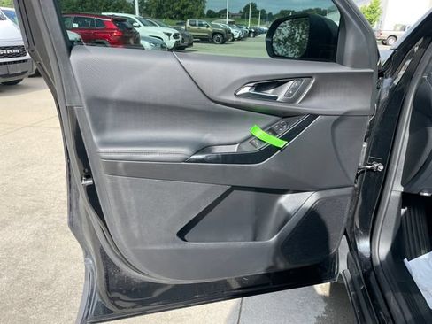 Used 2026 Chevrolet Equinox LT AWD/4WD image 20
