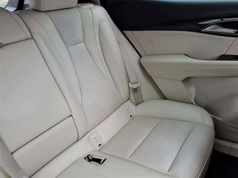 Used 2022 Buick Envision Essence w/ Safety Package image 18