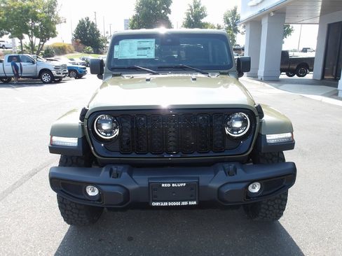 New 2025 Jeep Gladiator Willys image 3
