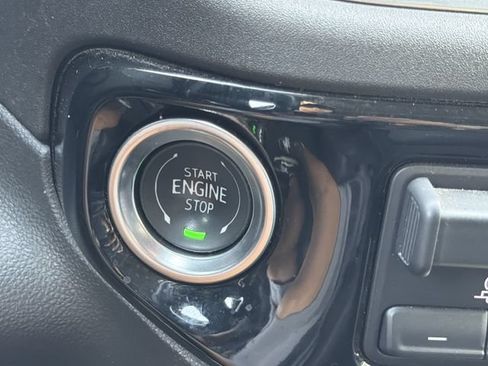 Used 2025 GMC Sierra 1500 SLT RWD image 20