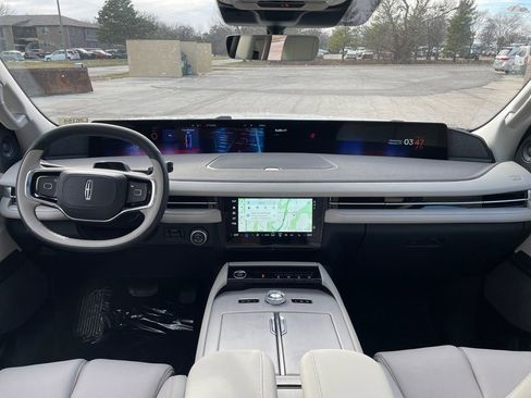 New 2026 Lincoln Navigator Reserve w/ Jet Appearance Package AWD/4WD image 19