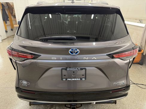 Certified 2021 Toyota Sienna Platinum image 4