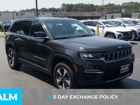 Used 2024 Jeep Grand Cherokee Limited 4xe AWD/4WD image 3