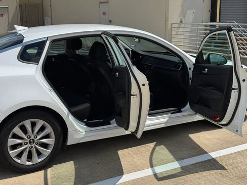 Used 2016 Kia Optima LX FWD image 17