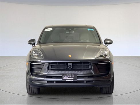 Used 2025 Porsche Macan image 11