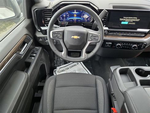 New 2024 Chevrolet Silverado 1500 LT w/ Z71 Off-Road Package image 5
