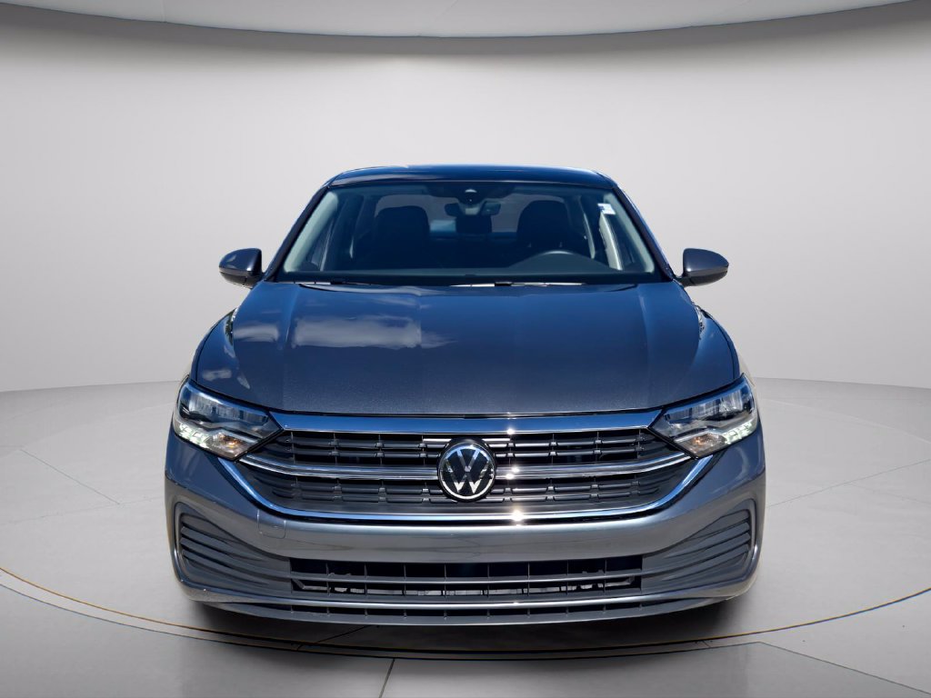 Certified 2023 Volkswagen Jetta SE w/ Panoramic Sunroof Package FWD image 9