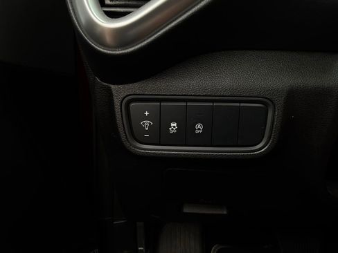 Used 2025 Kia Soul LX w/ LX Technology Package FWD image 19
