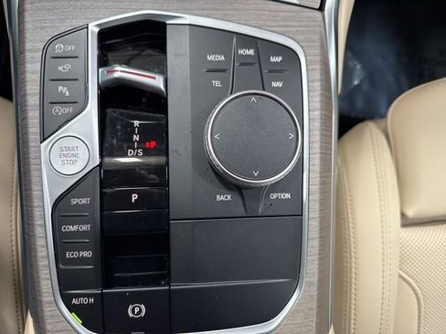 Used 2025 BMW 330i xDrive Sedan w/ Premium Package image 24