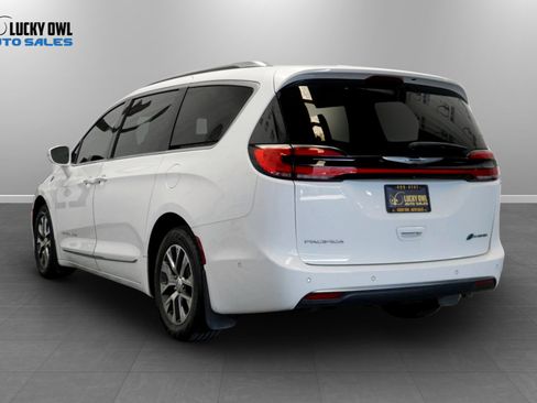 Used 2022 Chrysler Pacifica Pinnacle FWD image 4