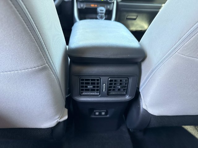 Used 2021 Toyota RAV4 XLE FWD image 15