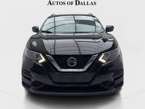 Used 2020 Nissan Rogue Sport SV FWD image 3
