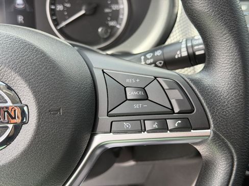 Used 2020 Nissan Kicks SV FWD image 10
