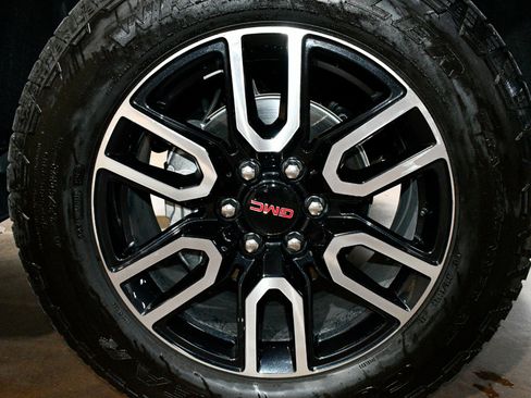 Used 2025 GMC Sierra 1500 AT4 w/ AT4 Premium Package image 66